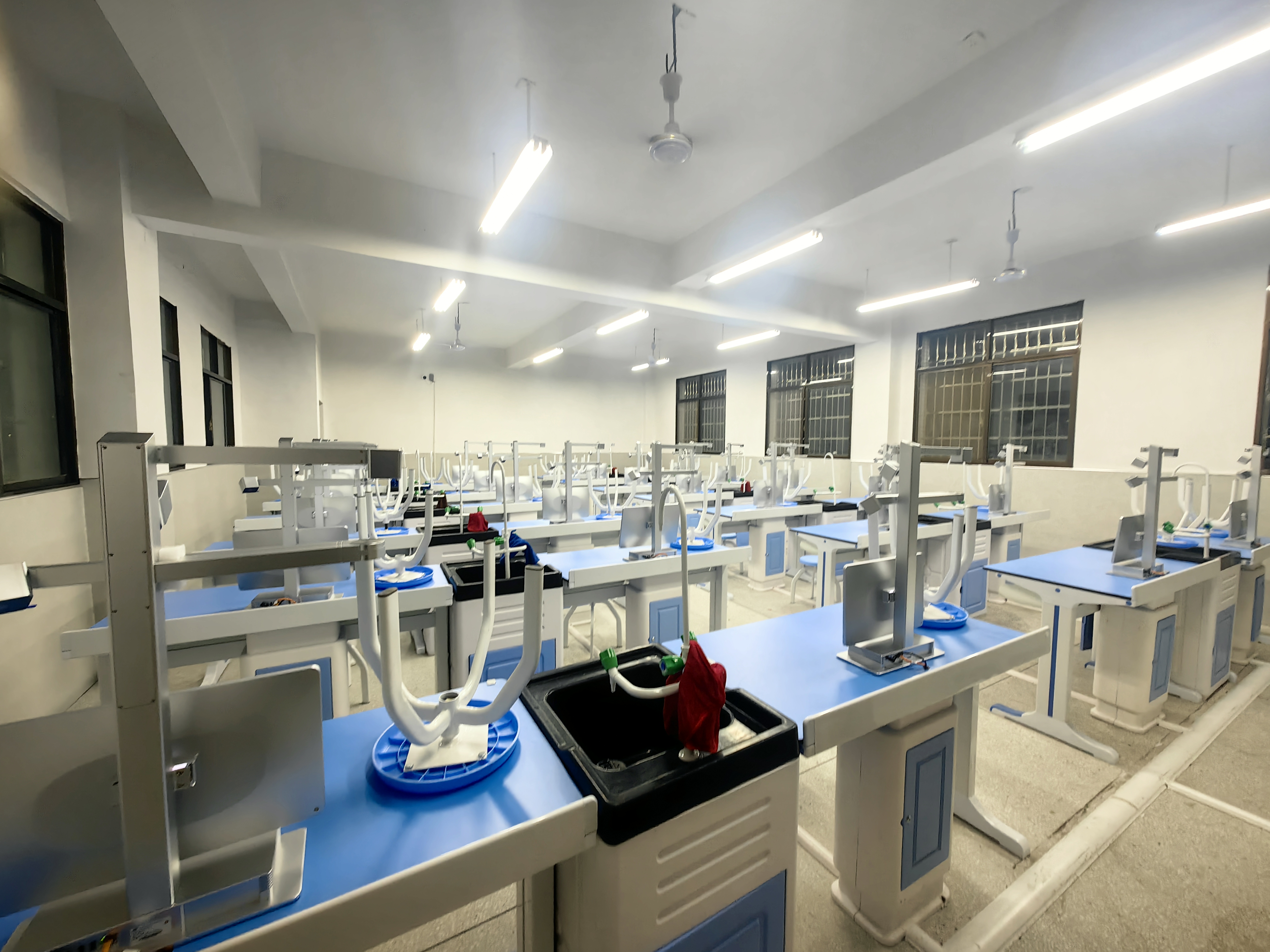 灰山港第二初级中学