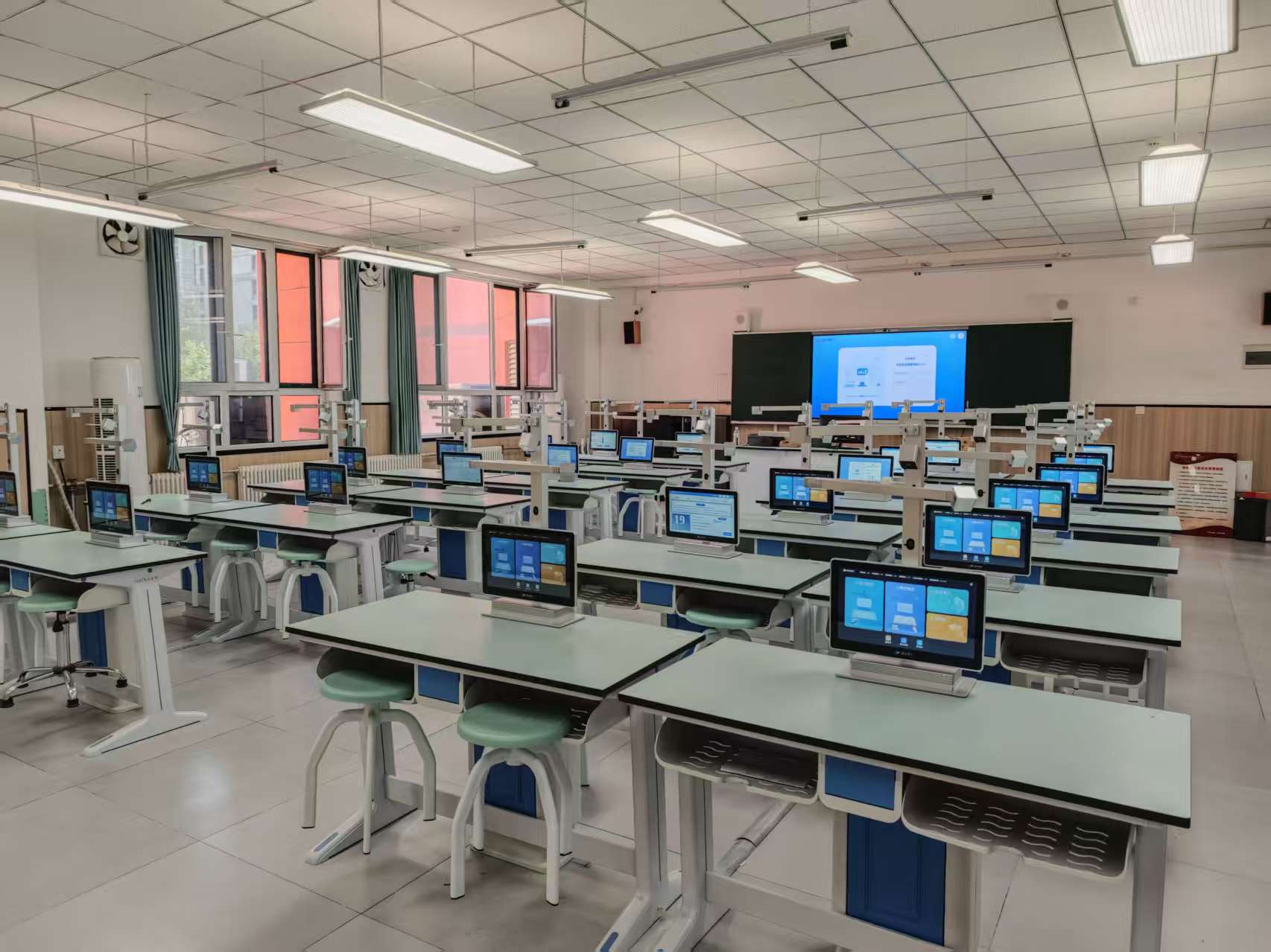 西安市航天第三初级中学