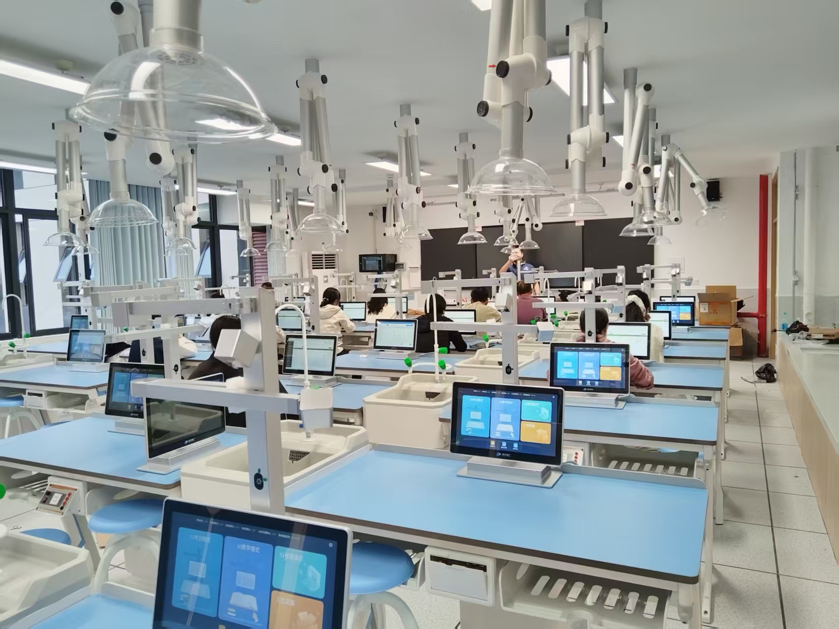 新海初级中学科苑路校区